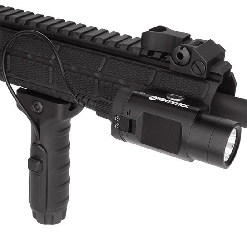 Lampe pour arme longue Nightstick TWM-854XL 850 lumens avec interrupteur déporté