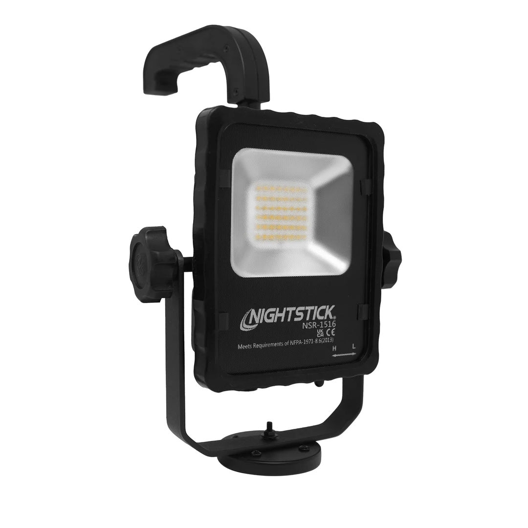 Lampe projecteur Nightstick NSR-1516C 2 500 lumens base magnétique et trépied