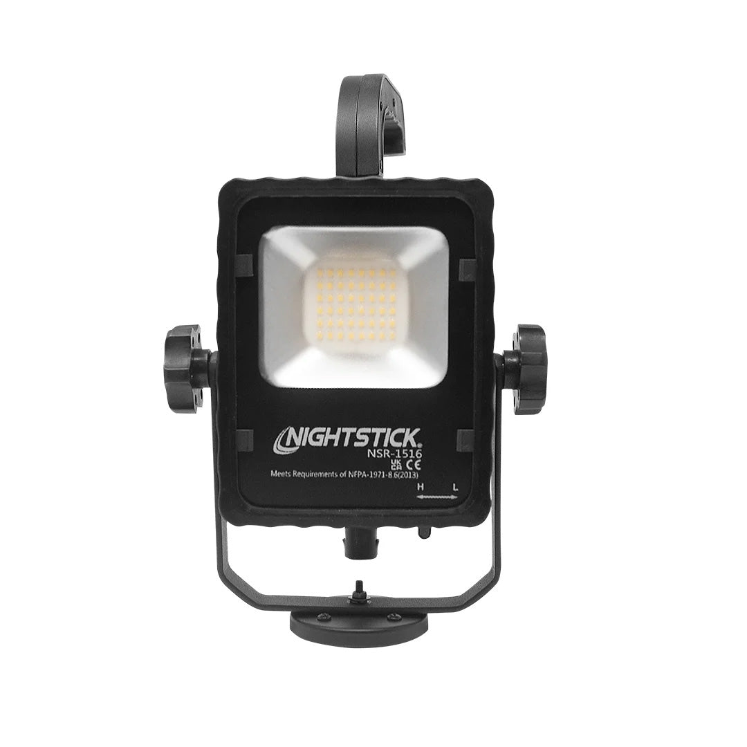 Lampe projecteur Nightstick NSR-1516C 2 500 lumens base magnétique et trépied