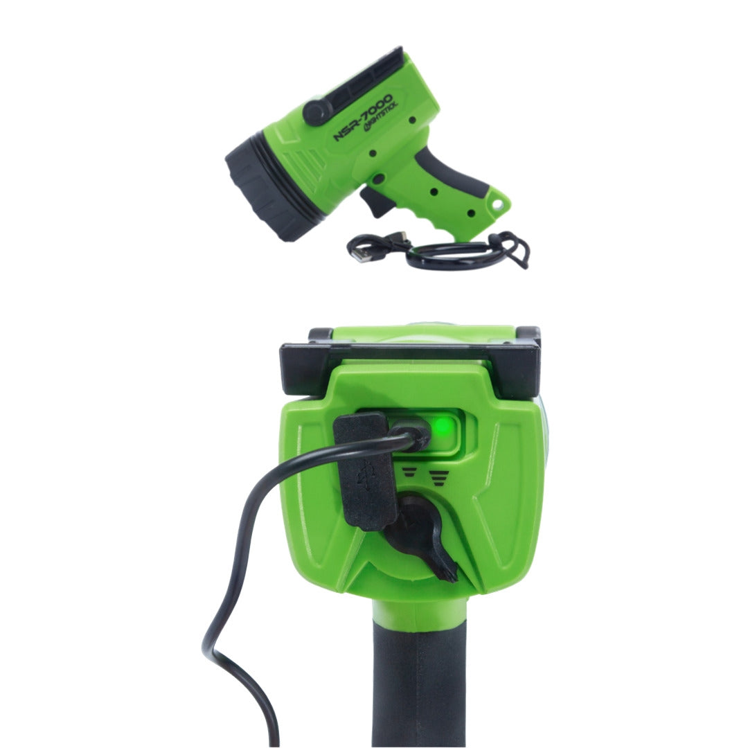 Lampe projecteur Nightstick NSR-7000 2 000 lumens 400 000 candela portée 1 265 m