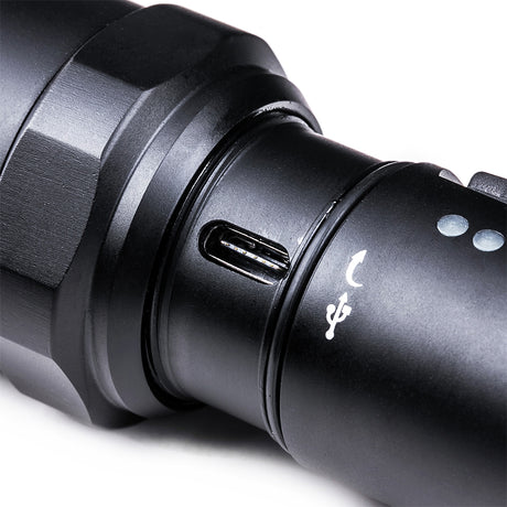 Lampe torche Nextorch P81B 3 700 lumens portée 370 m IPX7 en alliage d'aluminium de qualité