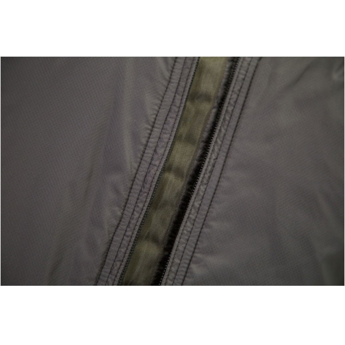 Parka isolante légère Carinthia LIG 4.0 G-LOFT, capuche intégrée, 540 g