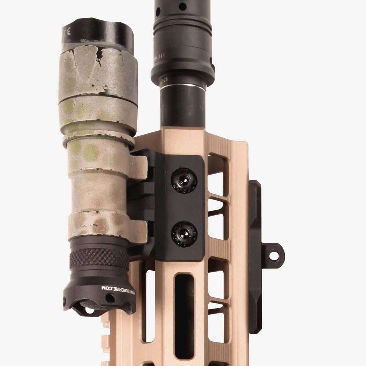 Rail Picatinny décalé M-LOK Magpul en aluminium 3 fentes positions 11 h et 1 h