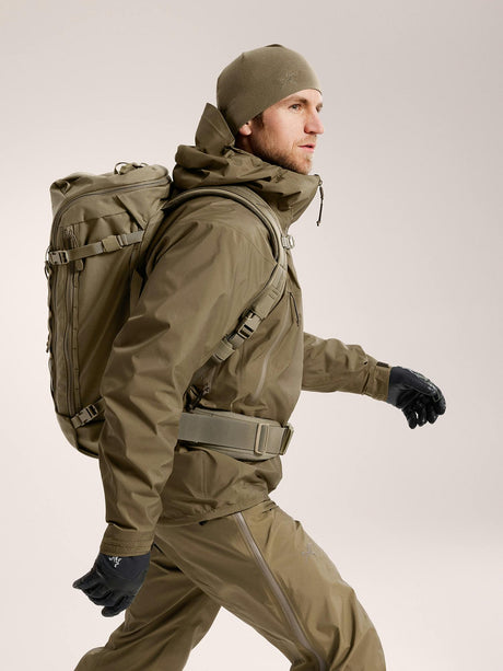 Sac à dos de combat Arc'teryx LEAF Assault Pack 30 litres compatible gilet balistique