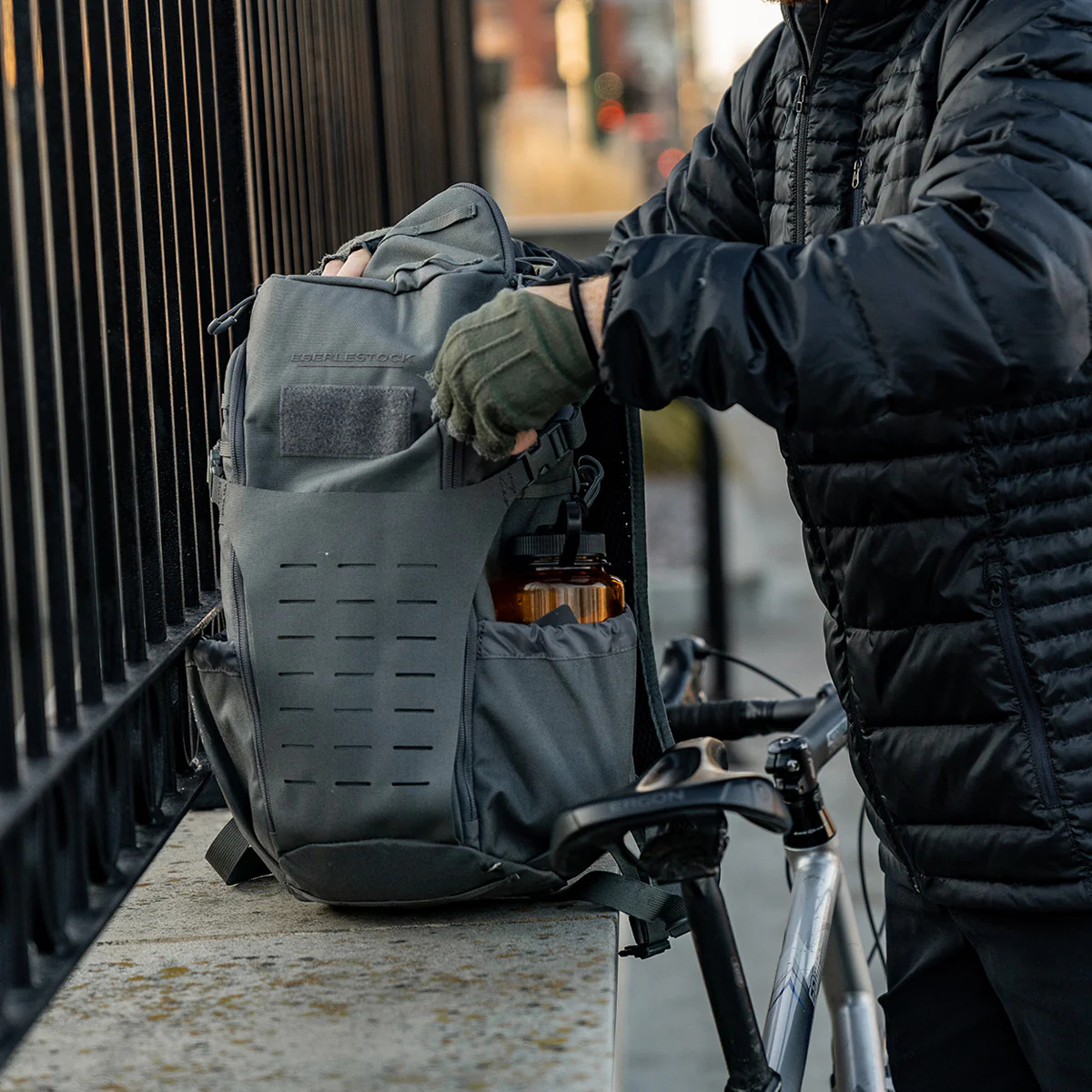 Sac à dos tactique Eberlestock Bandit 14 L compatible MOLLE avec poches extensibles