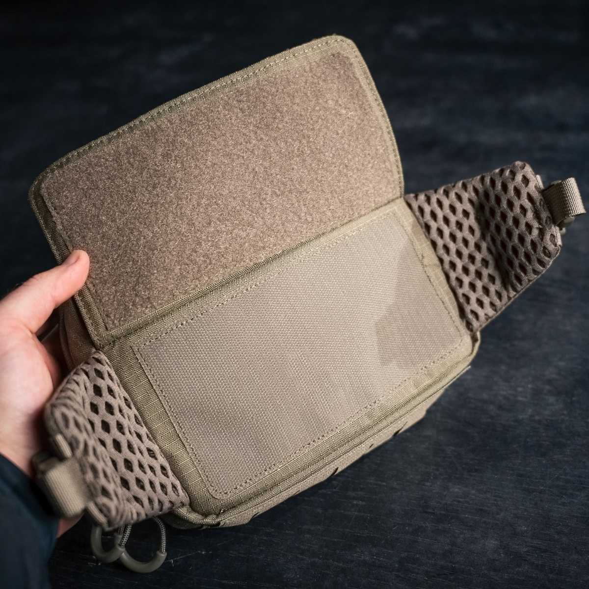 Sacoche de poitrine tactique Eberlestock Fury 2 L à profil bas en ripstop 500D