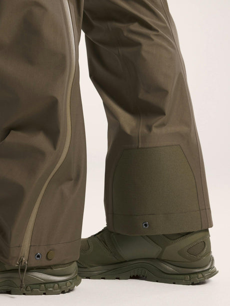 Sur-pantalon Arc'teryx LEAF Alpha Pant Gen 2 Gore-Tex à glissières latérales
