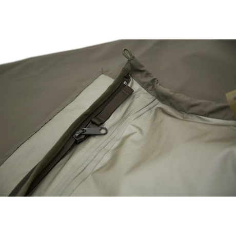 Sur-sac de couchage Carinthia Expedition Cover en Gore-Tex 3 couches, système glissière jumelée
