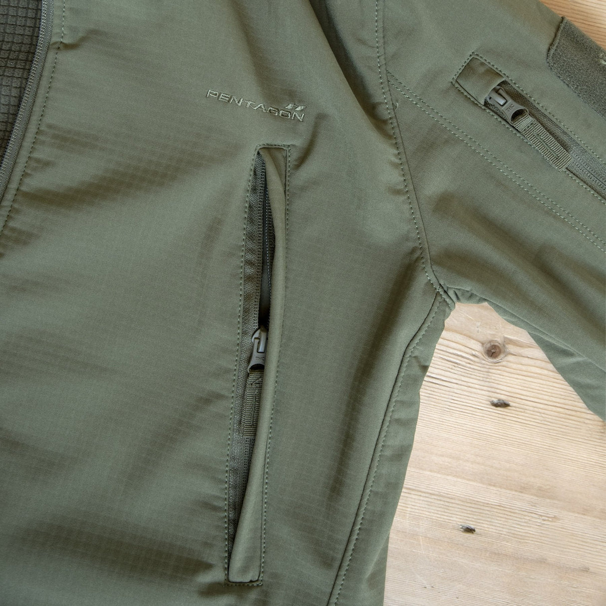 Veste softshell Pentagon Artaxes membrane Storm|Tex 8 000 mm coudes renforcés capuche escamotable