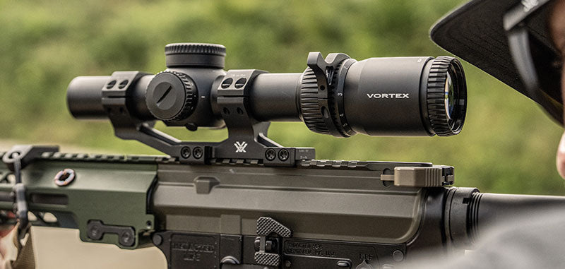 Vortex Pack - Lunette Venom + Montage grossissement 1-6 x 24 mm champ 42 m- 6,67 m à 100 mètres
