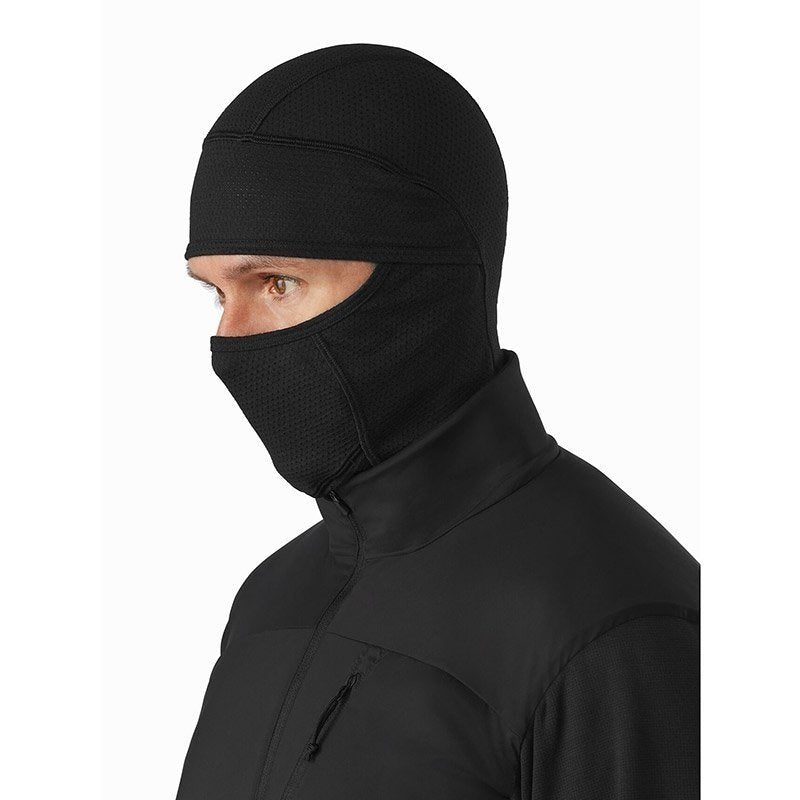 Cagoule ignifuge Arc'teryx LEAF Assault Balaclava FR Gen 2 à coutures plates