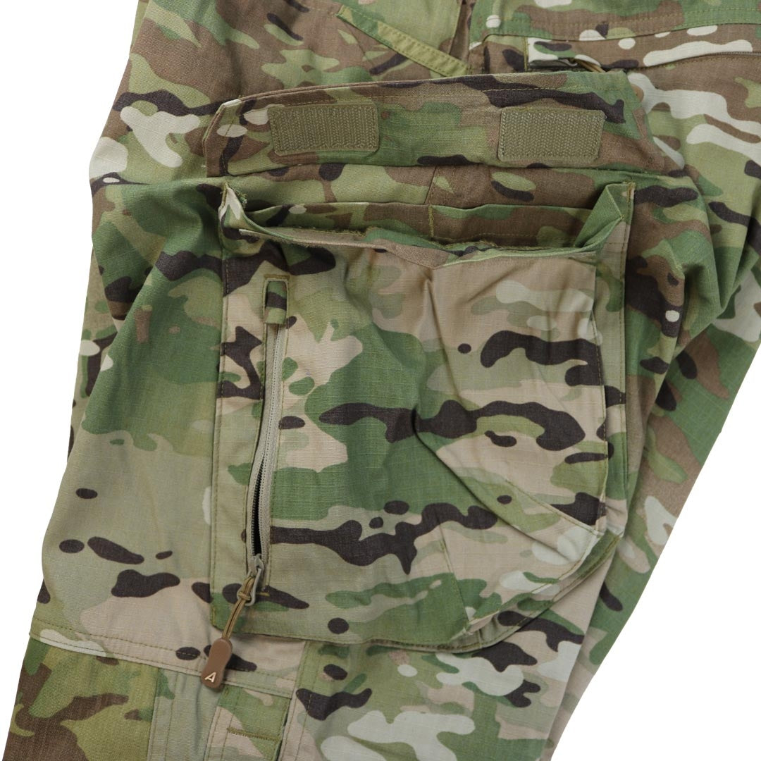 Pantalon de combat Arktis C245 Contact Pant coupe fuselée et panneaux genoux anti-abrasion