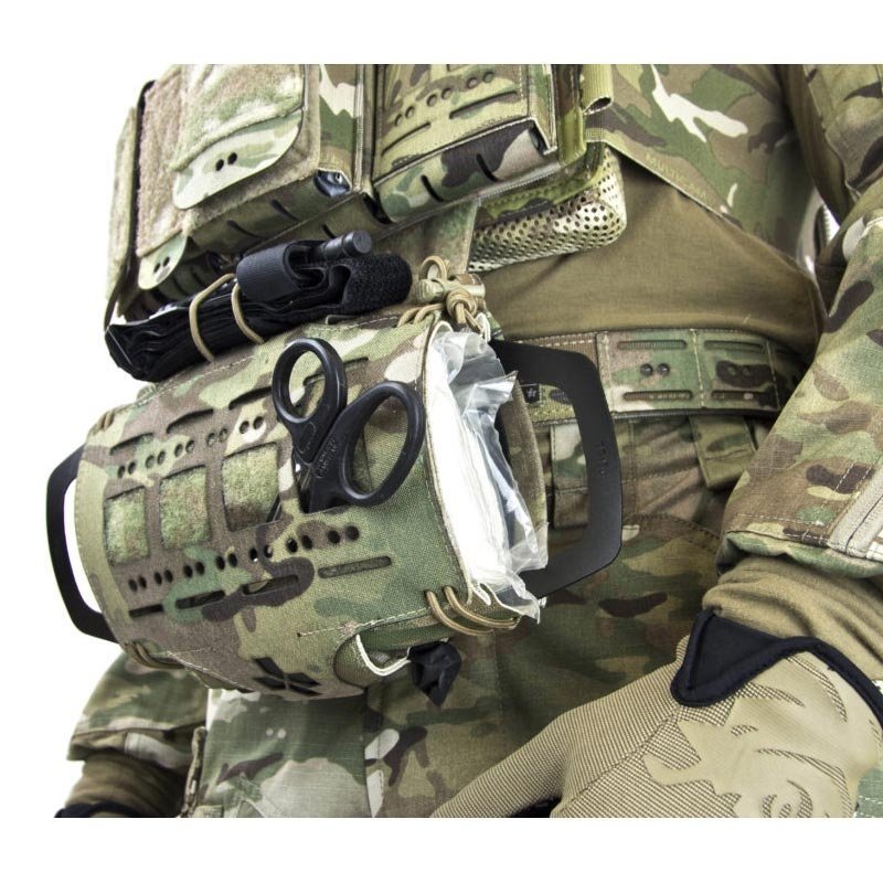 Poche médicale individuelle Orthos Frog Pro avec plaque MOLLE et porte-garrot