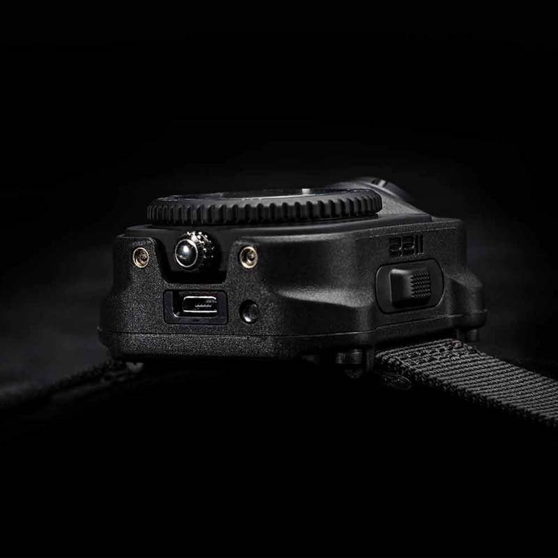 Lampe de poignet Surefire 2211 Signature 300 lumens rechargeable avec montre intégrée