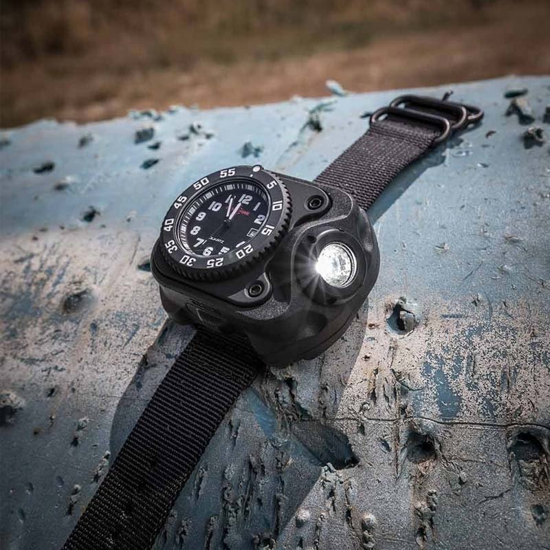 Lampe de poignet Surefire 2211 Signature 300 lumens rechargeable avec montre intégrée