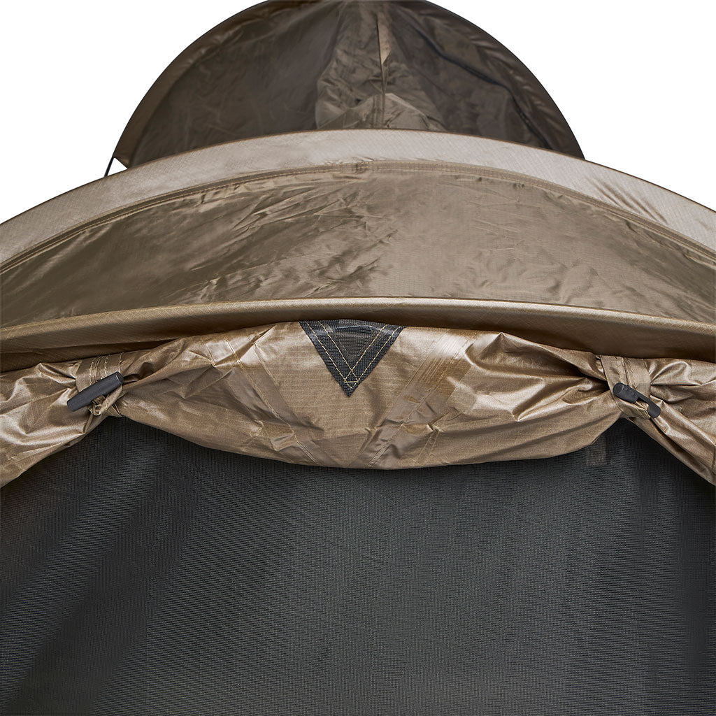 Tente tunnel Ares Pyrène 1,75 kg trois arceaux de 8,5 mm et triple ventilation
