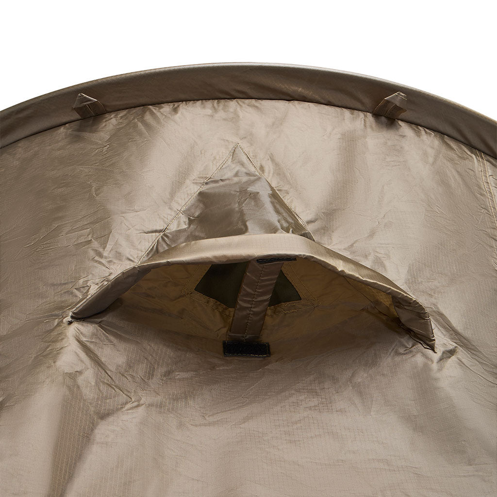 Tente tunnel Ares Pyrène 1,75 kg trois arceaux de 8,5 mm et triple ventilation